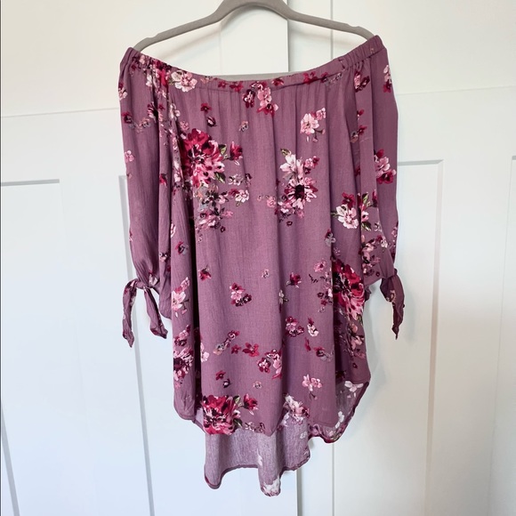 Off-The-Shoulder Floral Blouse - Picture 2 of 4